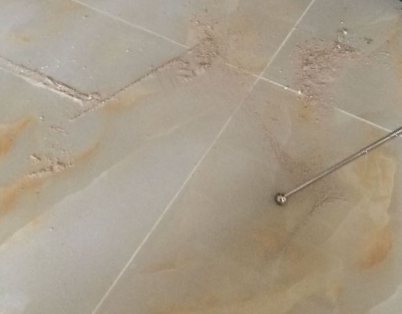 龙海瓷砖空鼓维修公司分享粘合剂选择不当在瓷砖铺贴过程中可能导致以下问题